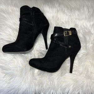 Guess Heeled Black Chamois Suede bootie with snake strap and gold buckle Sz 7